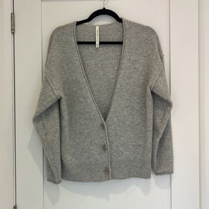 Babaton cashmere cardigan 2xs